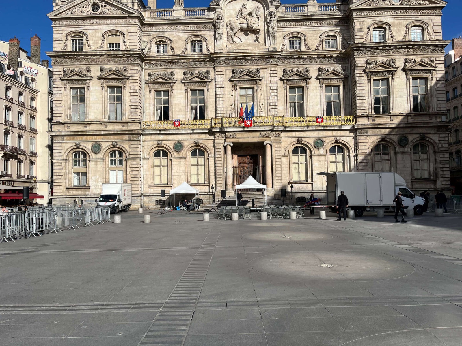 Prestation d'un système de son pour un rassemblement public à Lyon Place des Terreaux