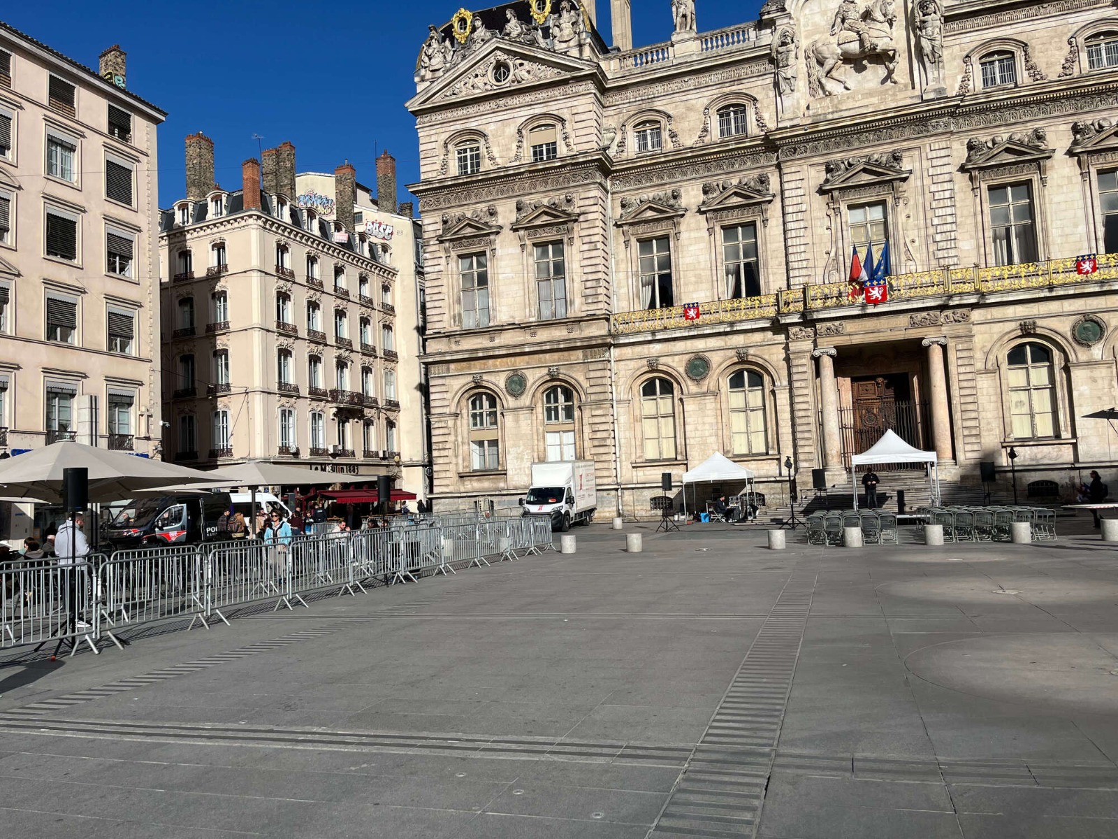 Prestation d'un système son pour un rassemblement à Lyon 1er