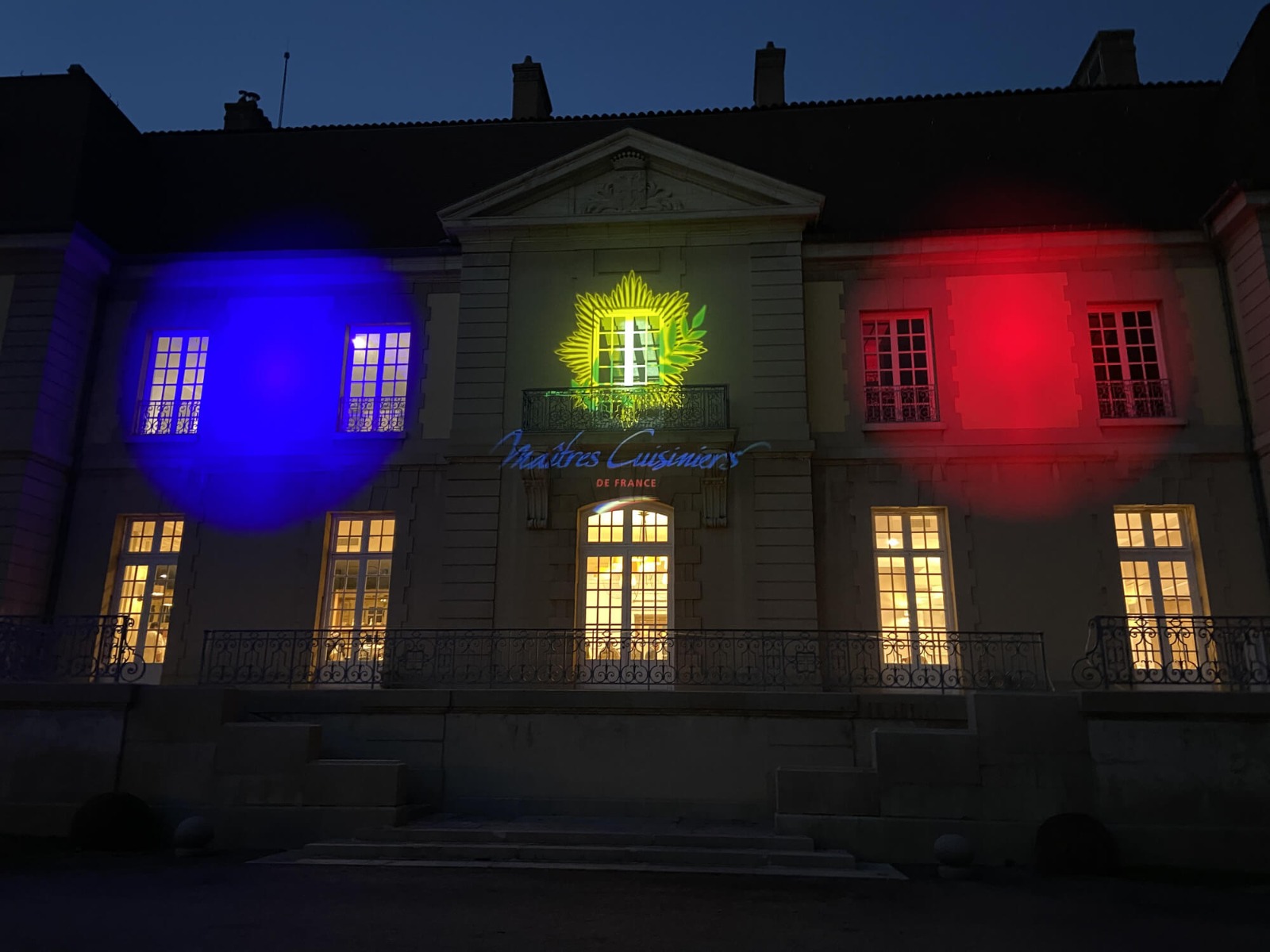 Projection gobo sur la façade du Château de Lacroix-Laval