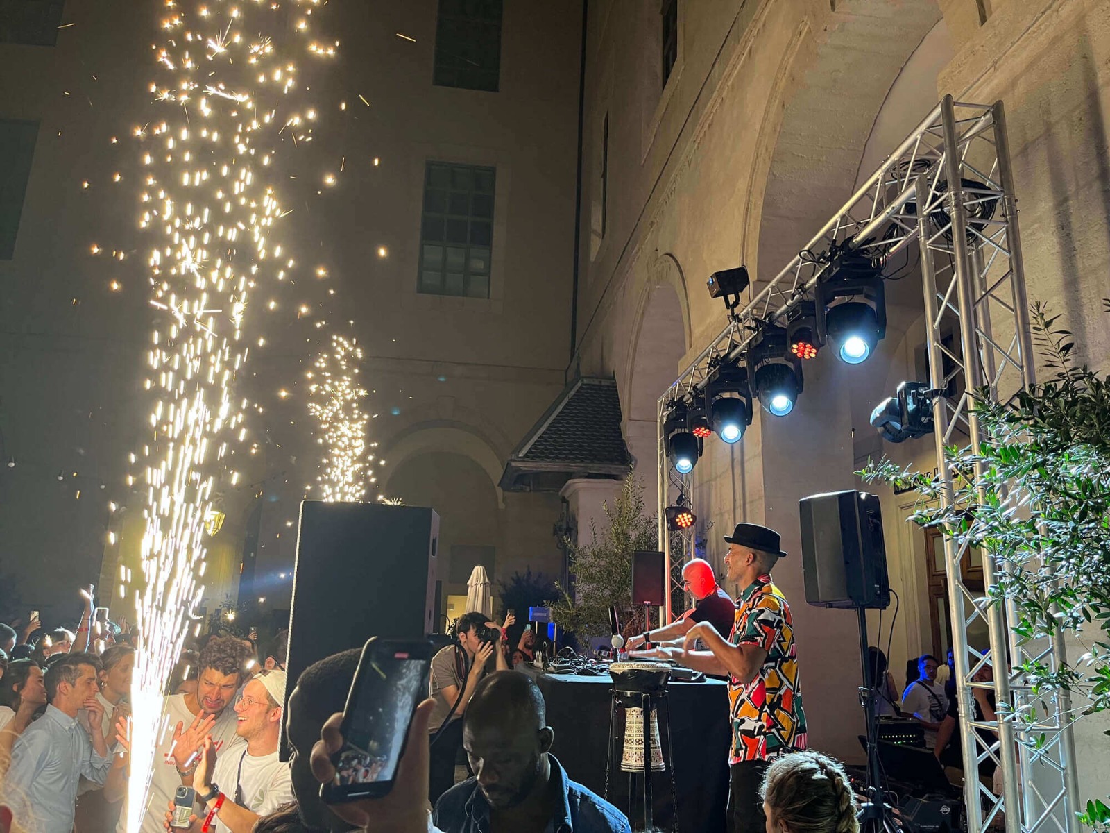 Sonorisation, show lumière et effets scénique pour la fête de la musique au Kabestan