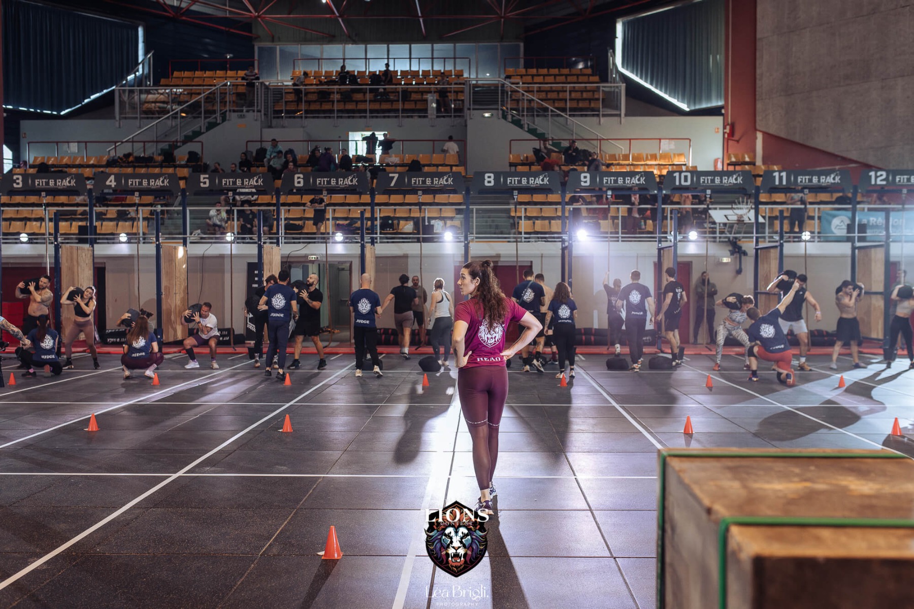 Projecteurs lors de la compétition de l'évènement de Crossfit NOVELTY à Lyon Projecteurs sur les sportifs lors de la compétition LIONS CONTEST