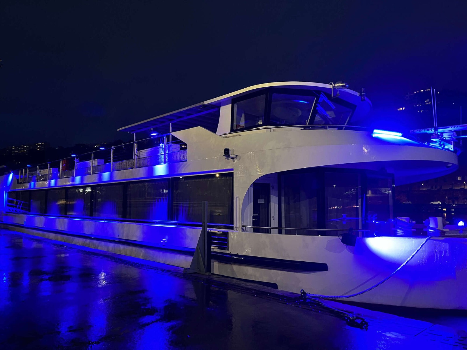 Éclairage LED étanche des Bateaux Lyonnais pour la Fête des Lumières 2025