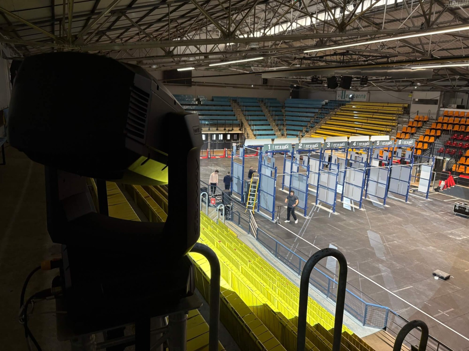 Installation lumière Starway et contrôle ChamSys par ABLE events au Lions Contest 2025.