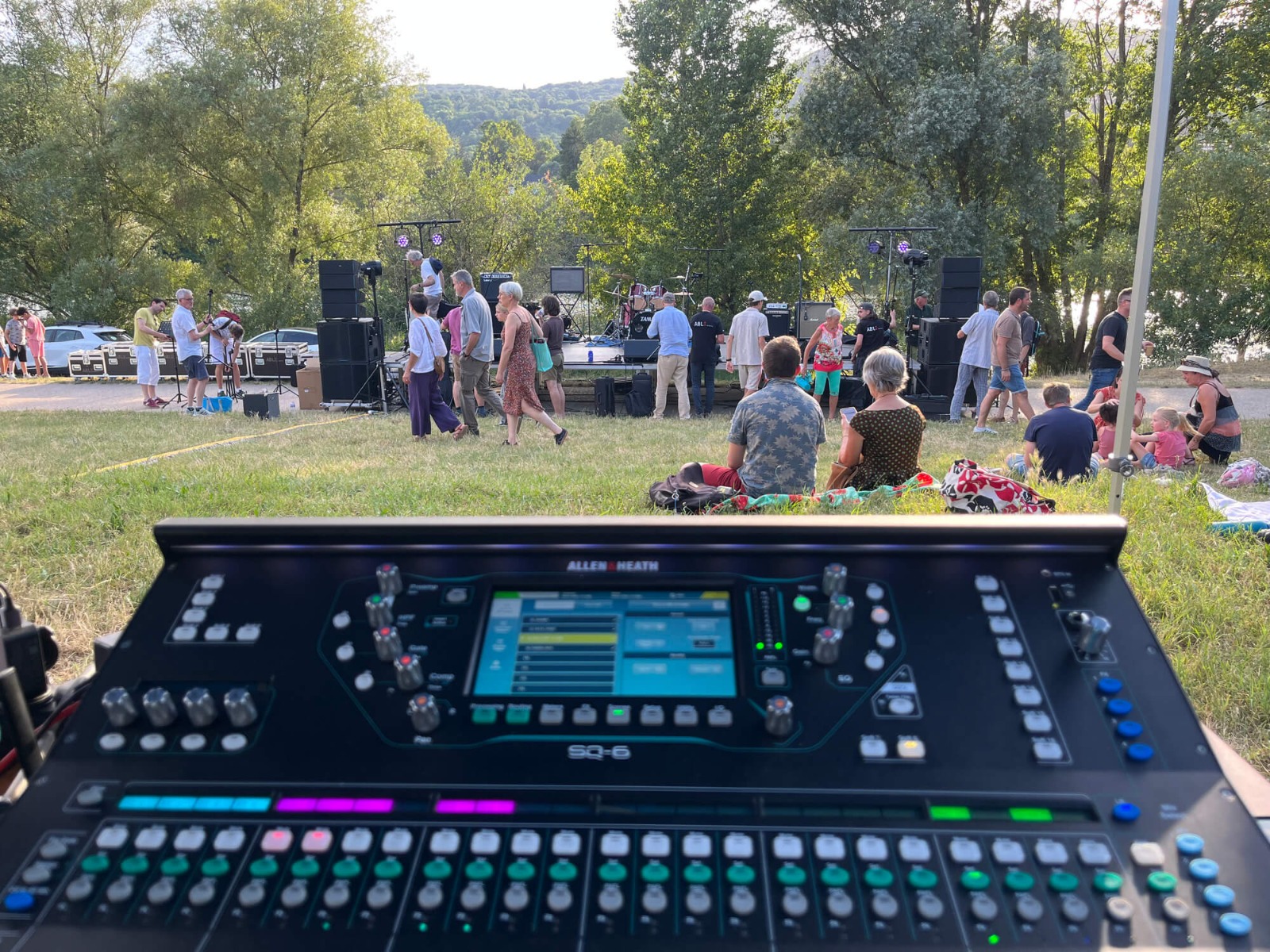 Régie son concert extérieur avec console Allen & Heath SQ6 pilotée par ABLE events lors de la Fête de la Musique 2026 à Rochetaillée, aux bords de Saône.