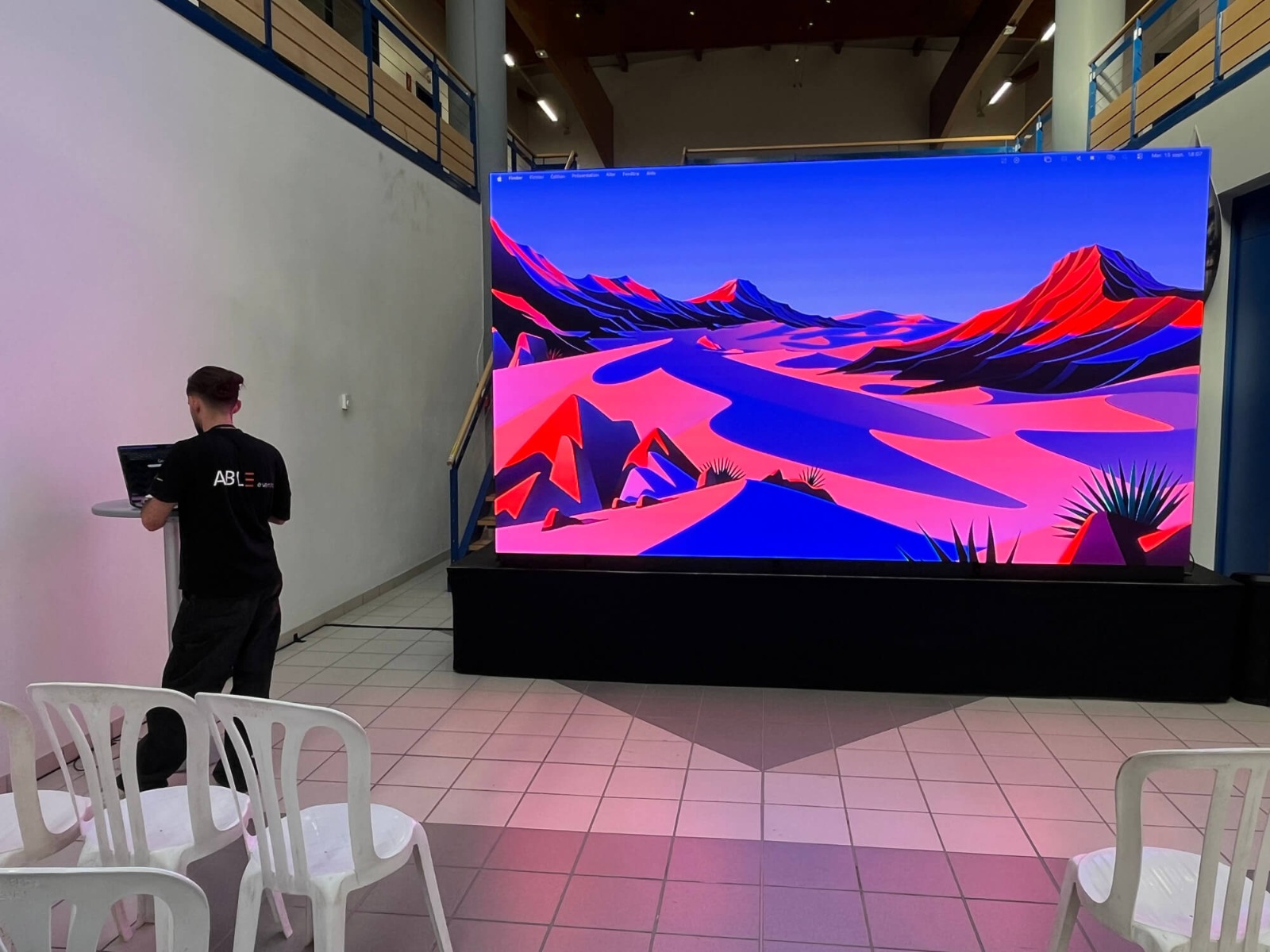Prestation techique : installation d'un écran led 3,5M x 2M et de sonorisation pour une conférence à Genay Ecran led ABSEN 3,5M x 2M installé par ABLE events pour une conférence à Genay