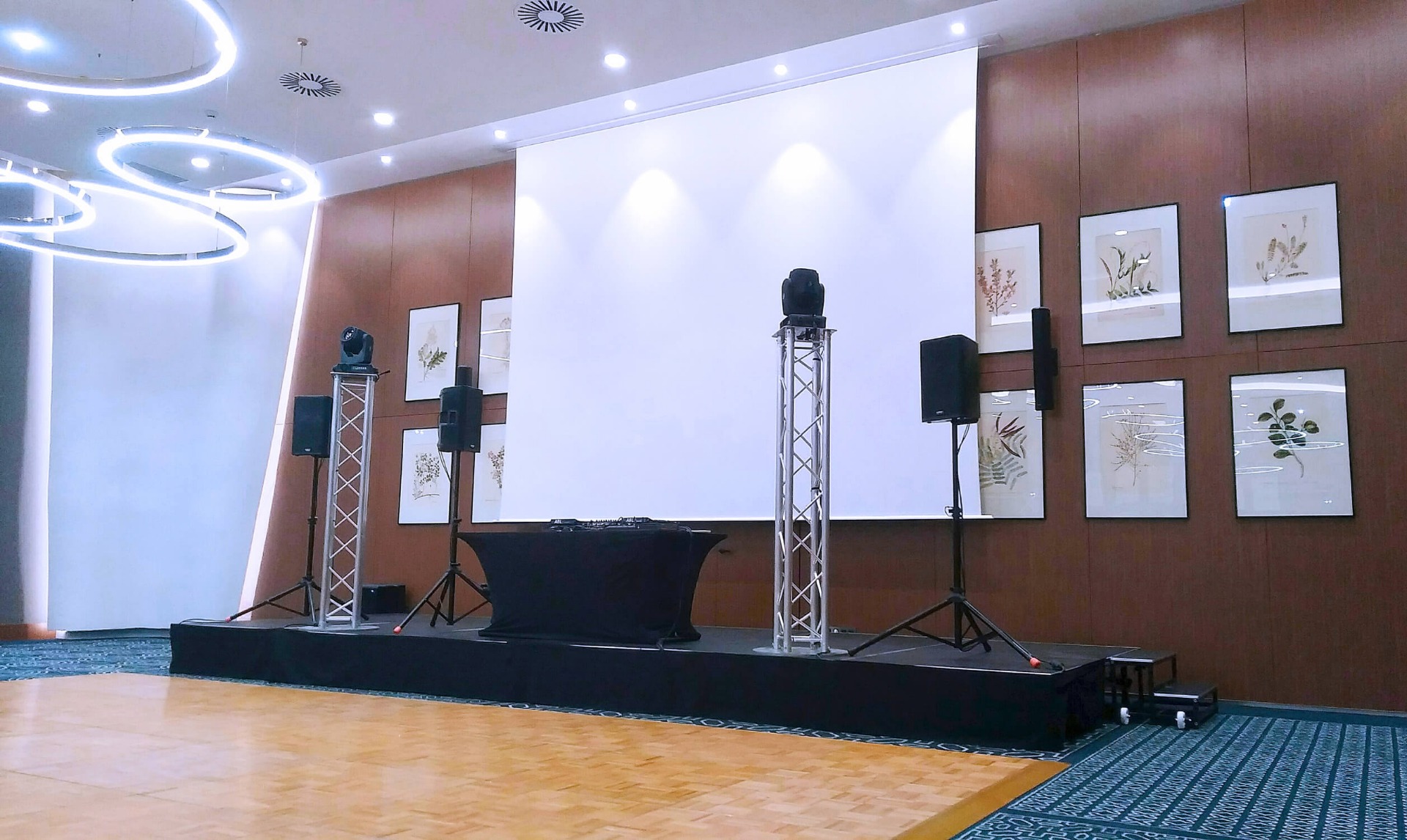 Prestation évènementielle son, lumière dans une salle de réception à l'Hôtel Dieu